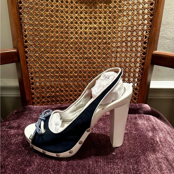 D&G Navy White Platform Slingback Heels SZ 37 (US 6.5-7) Peep Toe Stud Detail - Picture 2 of 8